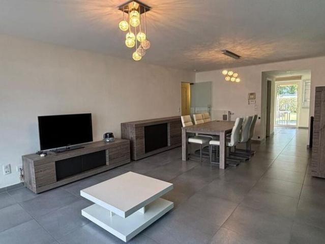 Appartement te huur in Gijzegem voor € 1.200 met 2 slaapkamers