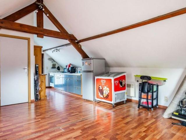 Appartement te huur in Hannut voor € 500 met 1 slaapkamer