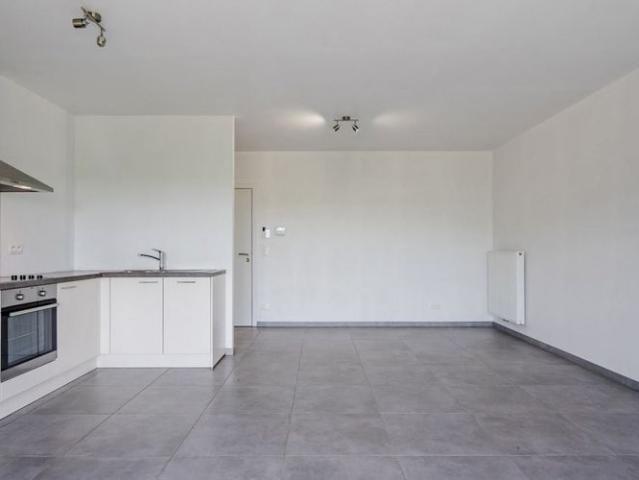 Appartement te huur in Hannut voor € 750 met 1 slaapkamer