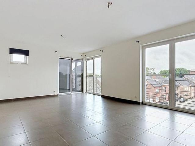Appartement te huur in Hannut voor € 875 met 2 slaapkamers