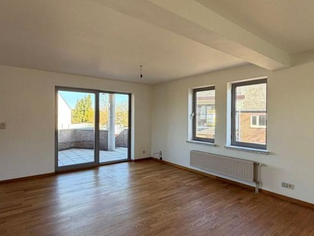 Appartement te huur in Hechtel voor € 1.000 met 3 slaapkamers