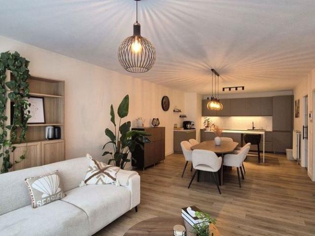 Appartement te huur in Herzele voor € 775 met 1 slaapkamer