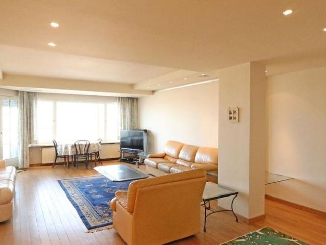 Appartement te huur in Het Zoute voor € 2.000 met 2 slaapkamers