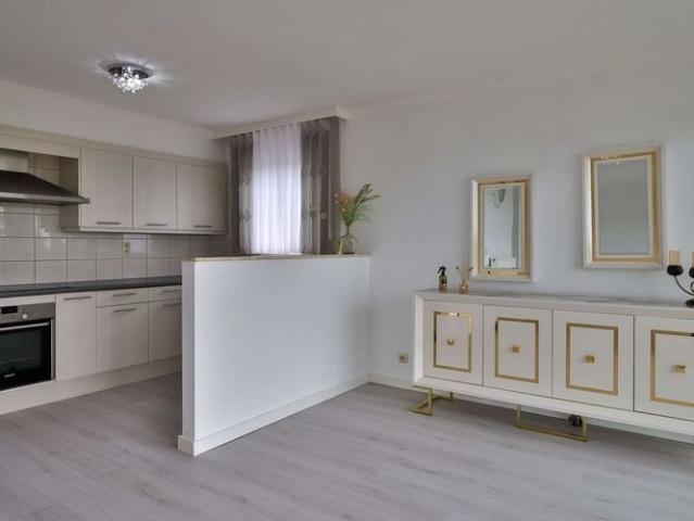 Appartement te huur in Hoboken voor € 1.200 met 3 slaapkamers