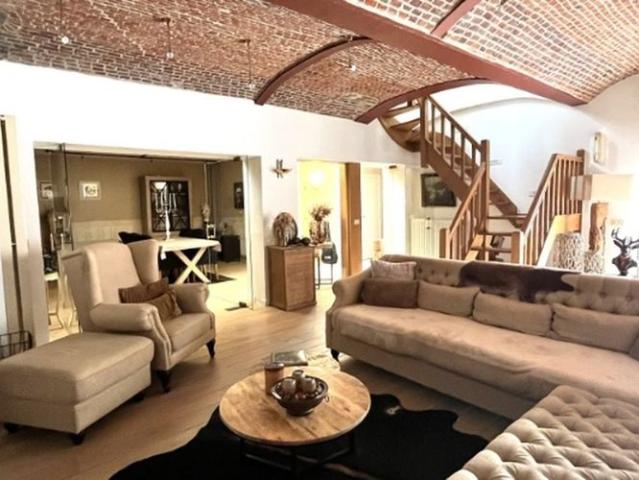 Appartement te huur in Izegem voor € 880 met 3 slaapkamers