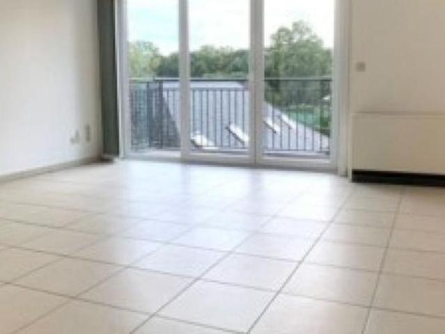 Appartement te huur in Jurbise voor € 780 met 2 slaapkamers