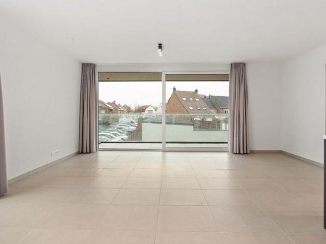 Appartement te huur in Jabbeke voor € 900 met 2 slaapkamers