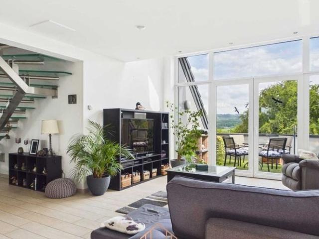 Appartement te huur in Jalhay voor € 1.495 met 3 slaapkamers