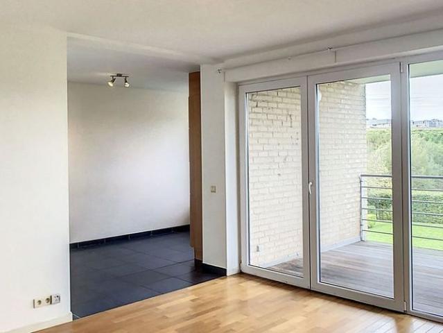 Appartement te huur in Jambes voor € 900 met 1 slaapkamer