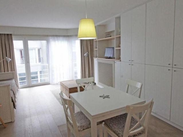 Appartement te huur in Knokke voor € 950 met 1 slaapkamer