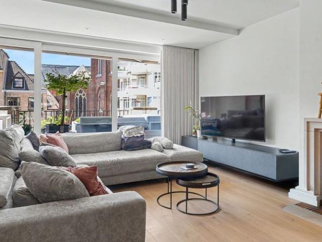 Appartement te huur in Kortrijk voor € 1.550 met 2 slaapkamers