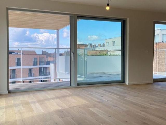 Appartement te huur in Kortrijk voor € 1.200 met 2 slaapkamers