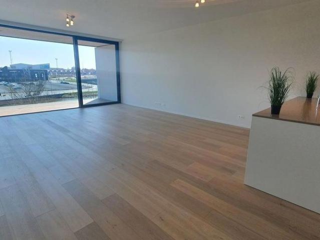 Appartement te huur in Kortrijk voor € 1.350 met 2 slaapkamers