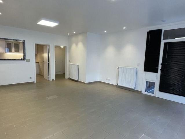 Appartement te huur in Kortrijk voor € 700 met 1 slaapkamer