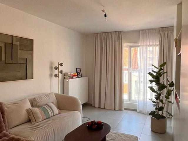 Appartement te huur in Kortrijk voor € 725 met 1 slaapkamer