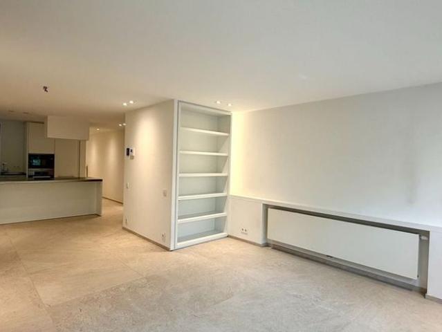 Appartement te huur in Kortrijk voor € 895 met 1 slaapkamer
