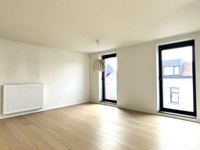 Appartement te huur in Kortrijk voor € 895 met 2 slaapkamers