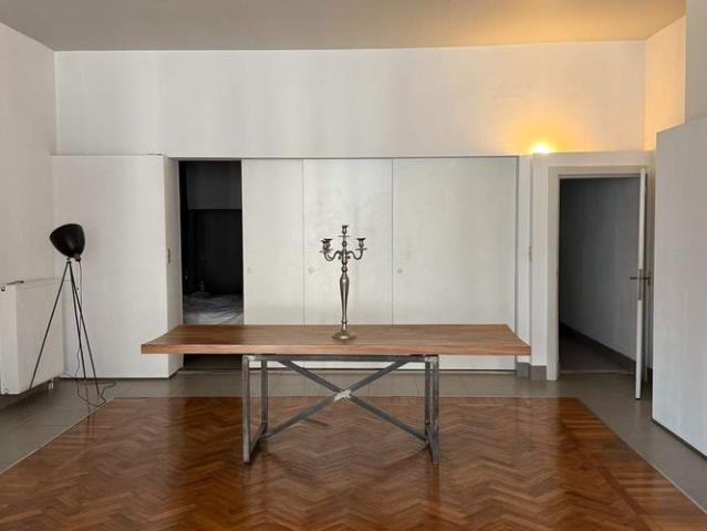 Appartement te huur in Kortrijk voor € 925 met 1 slaapkamer