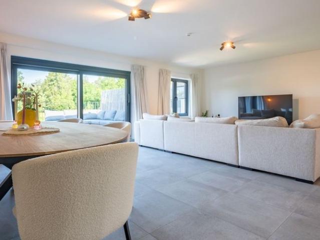 Appartement te huur in Kruishoutem voor € 950 met 2 slaapkamers