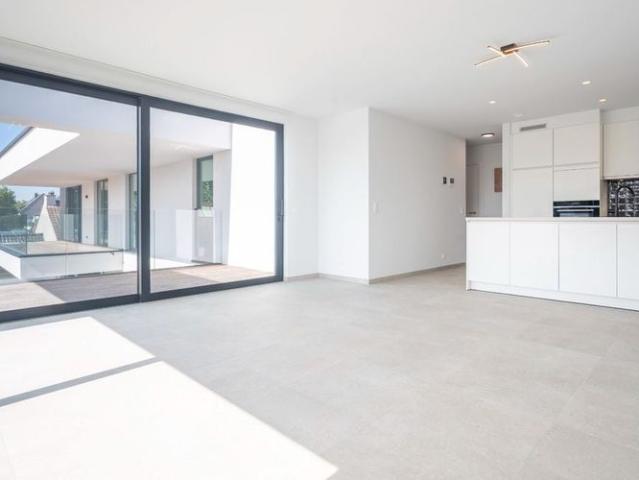 Appartement te huur in Kruishoutem voor € 950 met 2 slaapkamers