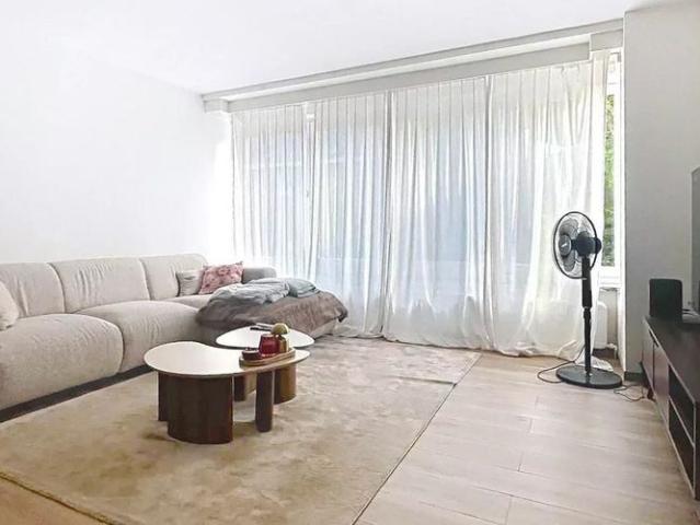Appartement te huur in La Louvière voor € 715 met 1 slaapkamer
