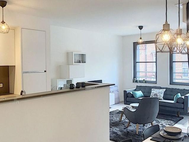 Appartement te huur in Laken voor € 1.250 met 2 slaapkamers