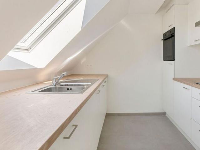 Appartement te huur in Lokeren voor € 995 met 1 slaapkamer