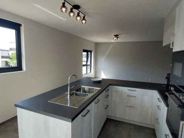 Appartement te huur in Lommel voor € 1.200 met 3 slaapkamers