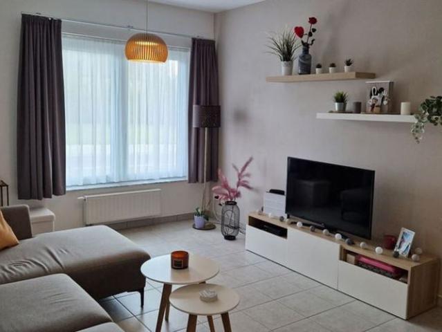Appartement te huur in Péruwelz voor € 665 met 1 slaapkamer