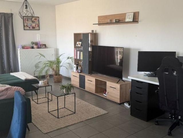 Appartement te huur in Roeselare voor € 750 met 2 slaapkamers