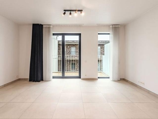 Appartement te huur in Roeselare voor € 775 met 1 slaapkamer