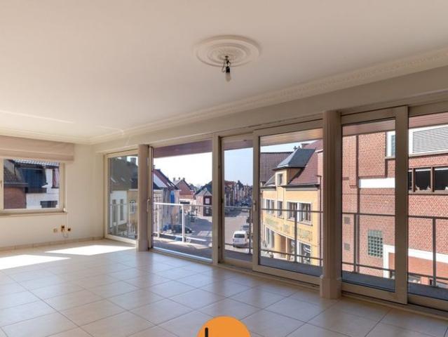 Appartement te huur in Roeselare voor € 845 met 2 slaapkamers