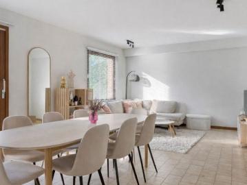 Appartement te huur in Roeselare voor € 850 met 2 slaapkamers