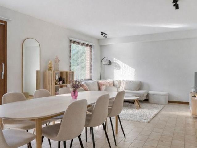 Appartement te huur in Roeselare voor € 850 met 2 slaapkamers