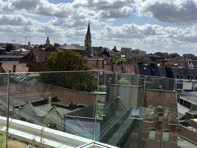 Appartement te huur in Roeselare voor € 850 met 2 slaapkamers