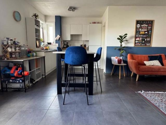 Appartement te huur in Roeselare voor € 880 met 2 slaapkamers