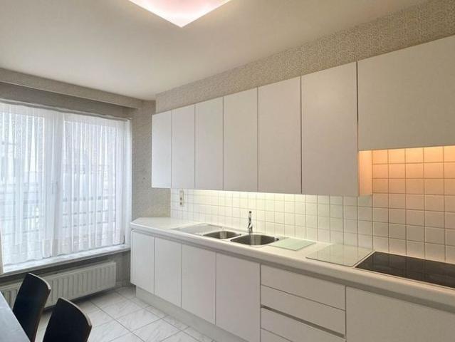 Appartement te huur in Roeselare voor € 800 met 2 slaapkamers