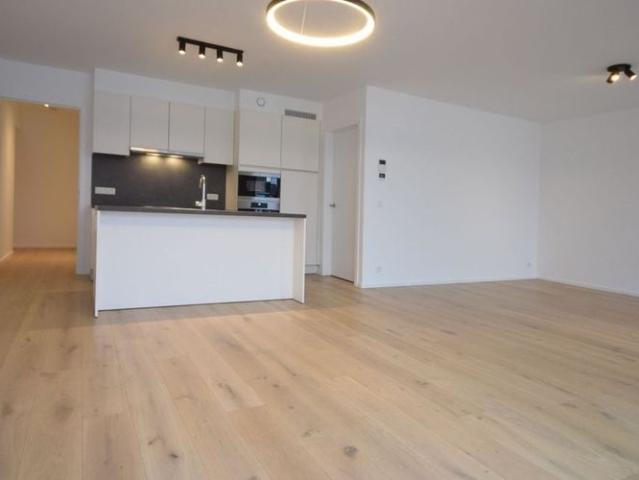 Appartement te huur in Roeselare voor € 945 met 2 slaapkamers