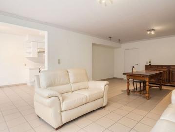 Appartement te huur in Roeselare voor € 850 met 3 slaapkamers