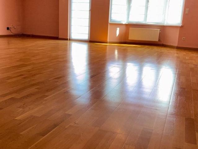 Appartement te huur in Roeselare voor € 900 met 3 slaapkamers