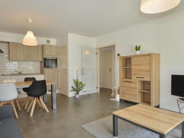 Appartement te huur in Ronse voor € 775 met 2 slaapkamers