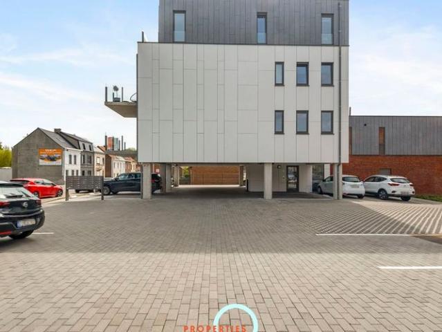 Appartement te huur in Ronse voor € 795 met 1 slaapkamer