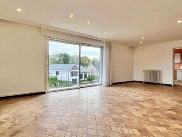 Appartement te huur in Saint Symphorien voor € 1.100 met 3 slaapkamers