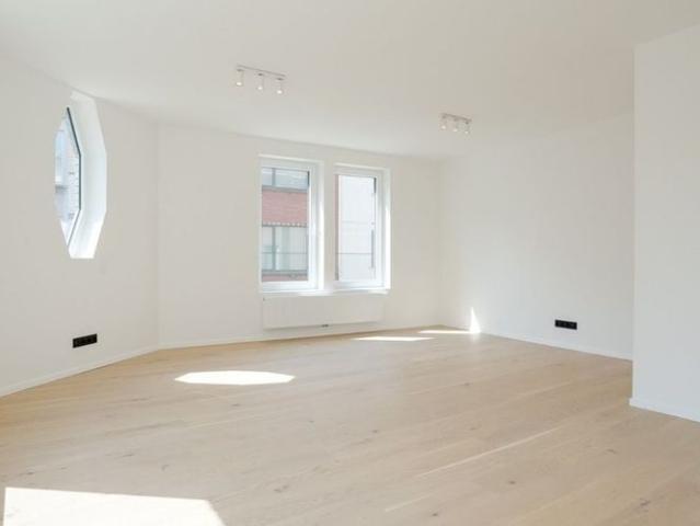 Appartement te huur in Sint Amandsberg voor € 1.150 met 2 slaapkamers