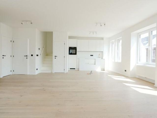 Appartement te huur in Sint Amandsberg voor € 1.250 met 3 slaapkamers
