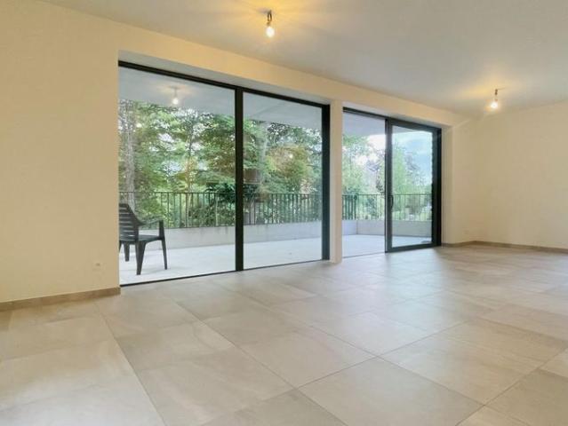 Appartement te huur in Sint Amandsberg voor € 1.595 met 3 slaapkamers