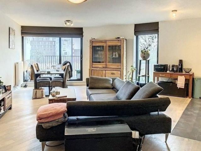Appartement te huur in Sint Amandsberg voor € 895 met 1 slaapkamer