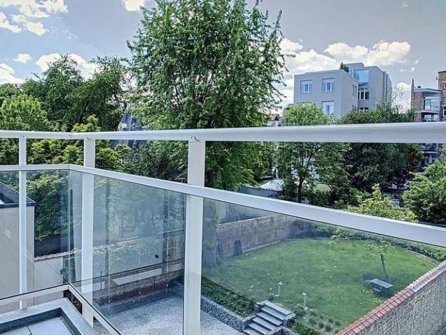 Appartement te huur in Sint Gillis voor € 1.400 met 2 slaapkamers