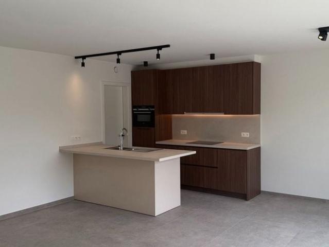 Appartement te huur in Sint Kwintens Lennik voor € 1.050 met 1 slaapkamer