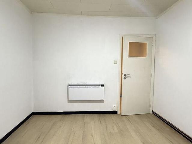 Appartement te huur in Sint Niklaas voor € 700 met 1 slaapkamer